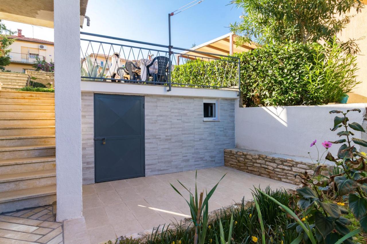 Three Waves Apartment New Pula Exterior photo